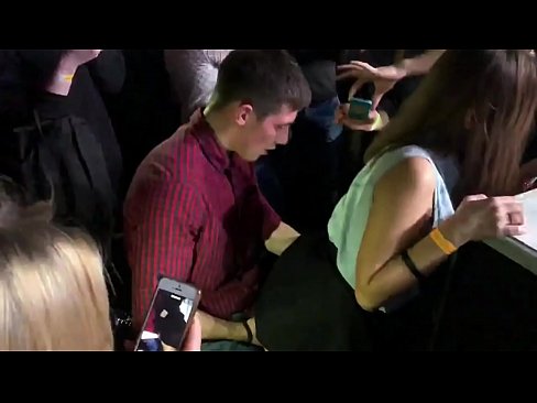 ❤️ ibalopo gidi ni a Russian nightclub. 18-odun-atijọ Russian girl ni anus ati obo buru jai ni a nightclub ❤️❌ Iwa onihoho furo ❌️